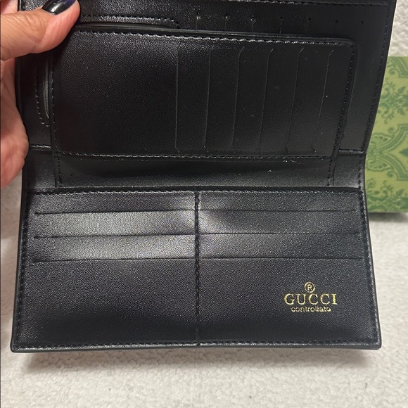 Fashion Inspired Item (WALLET) - Picture 7 of 10